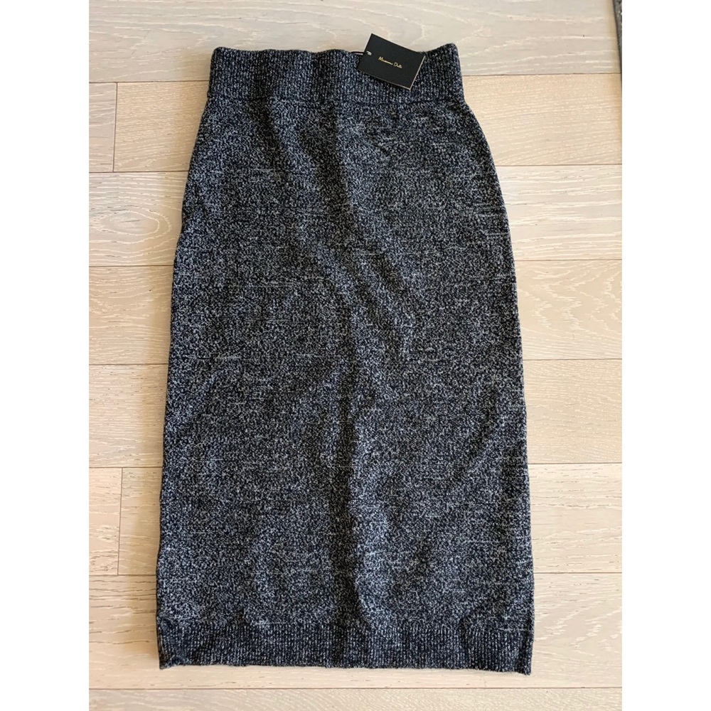🔸Massimo Dutti Straight Fit Wool Blended Skirt
